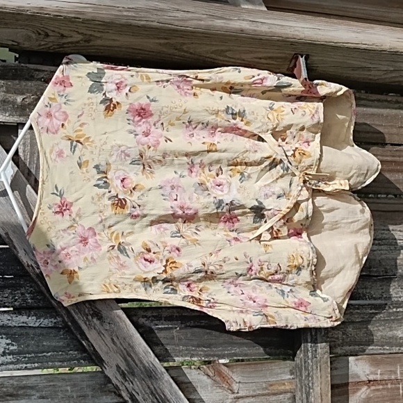 Floral Beige Vest by Notations - Picture 9 of 11